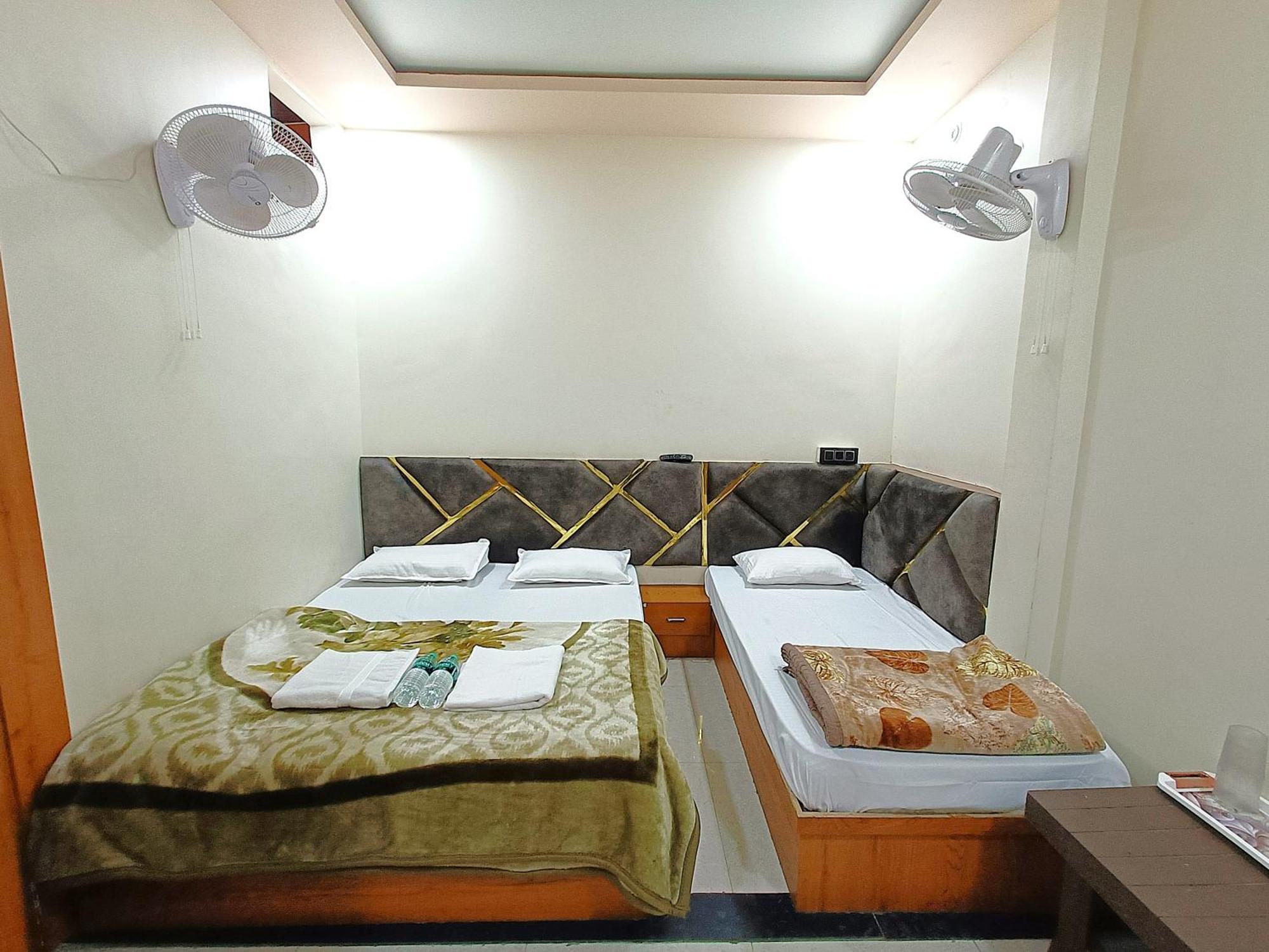 Hotel Shreem Ujjain Extérieur photo