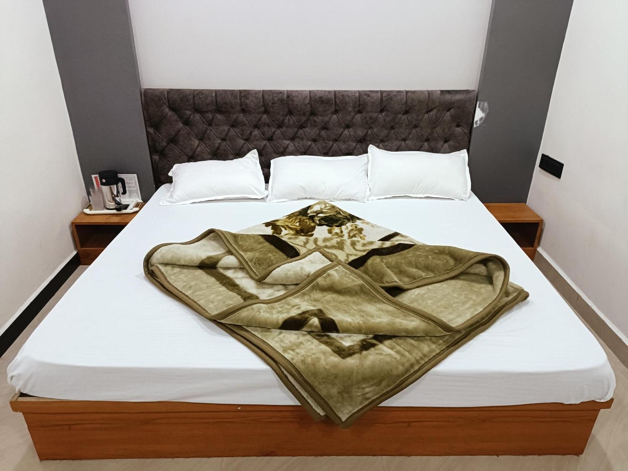 Hotel Shreem Ujjain Extérieur photo