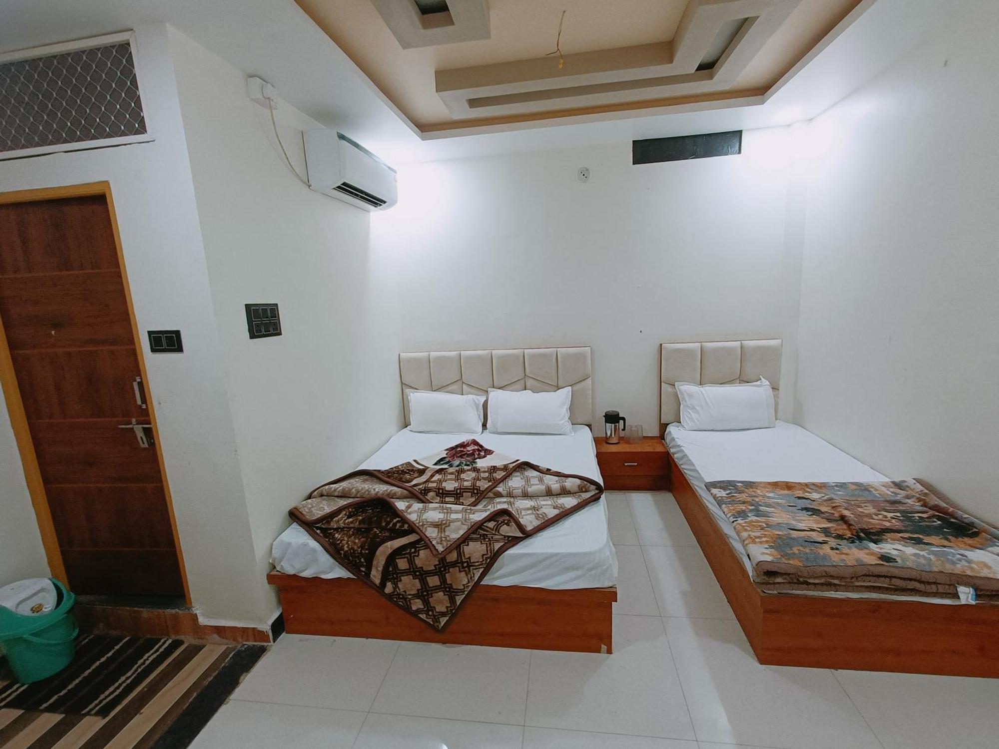 Hotel Shreem Ujjain Extérieur photo