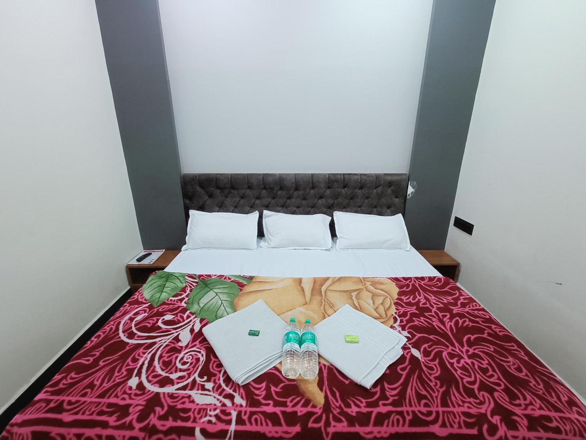 Hotel Shreem Ujjain Extérieur photo