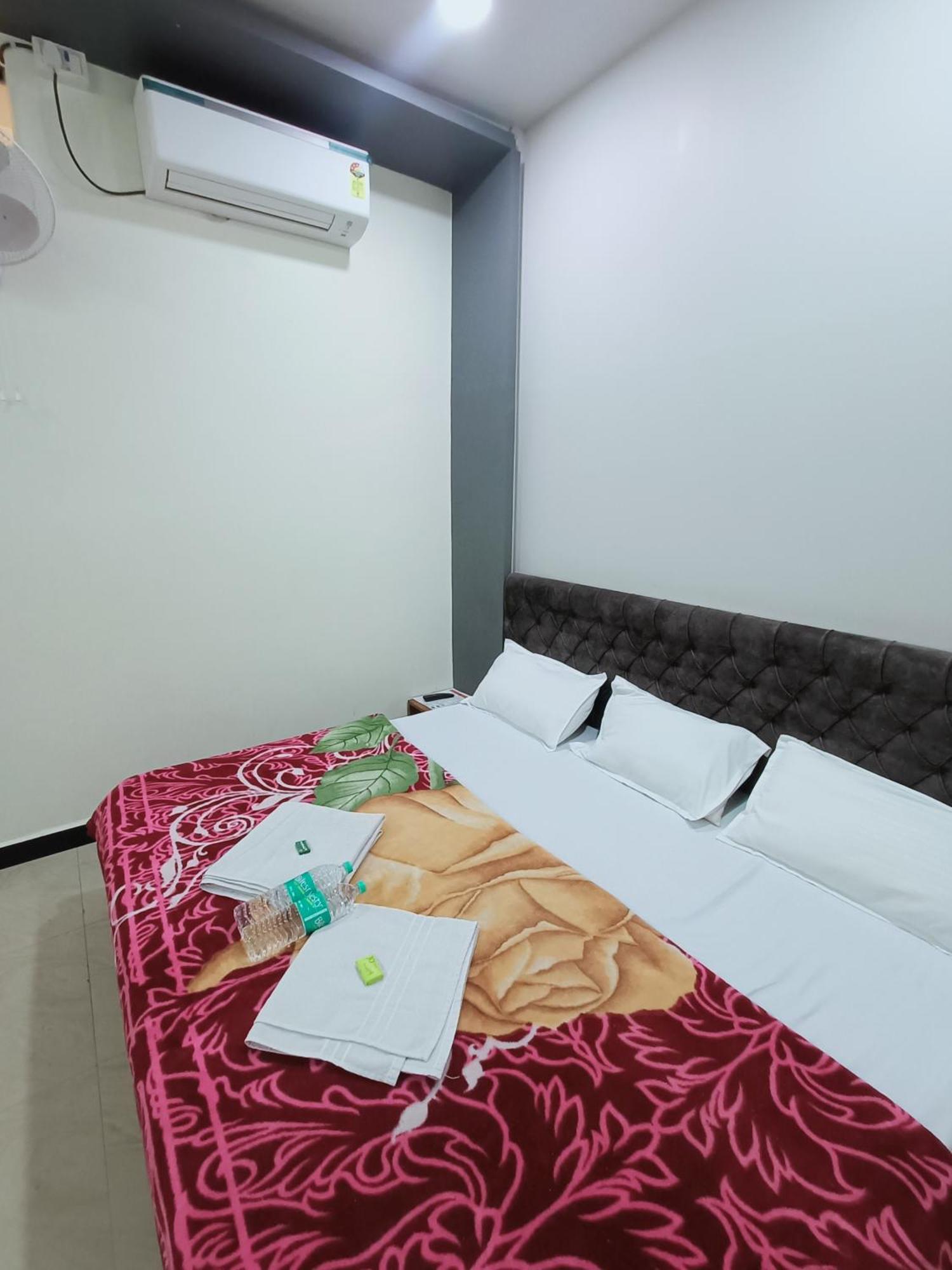 Hotel Shreem Ujjain Extérieur photo