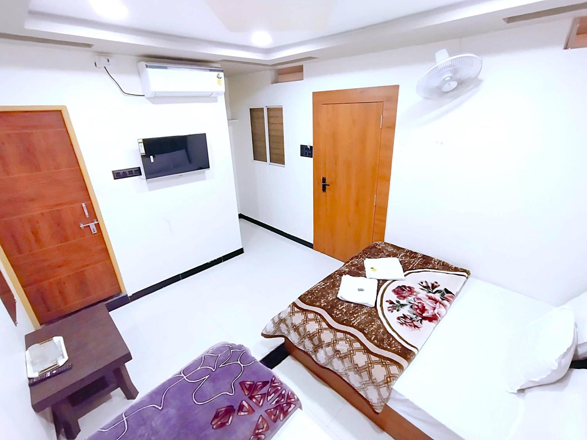 Hotel Shreem Ujjain Extérieur photo